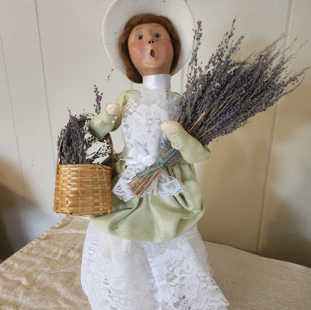 Byers Carolers Lavender lady